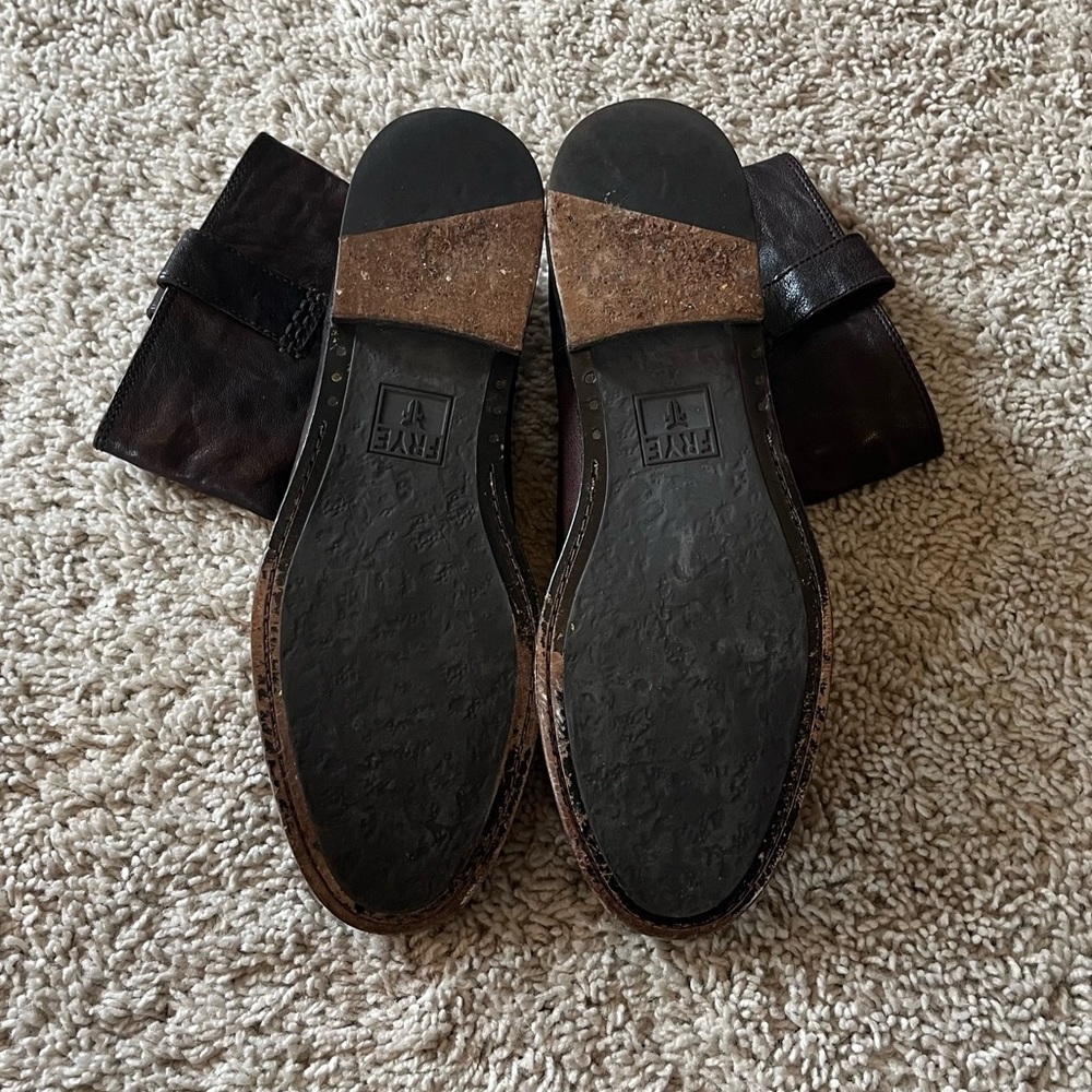 Frye Anna Shortie Boot | 9 - Picture 14 of 14